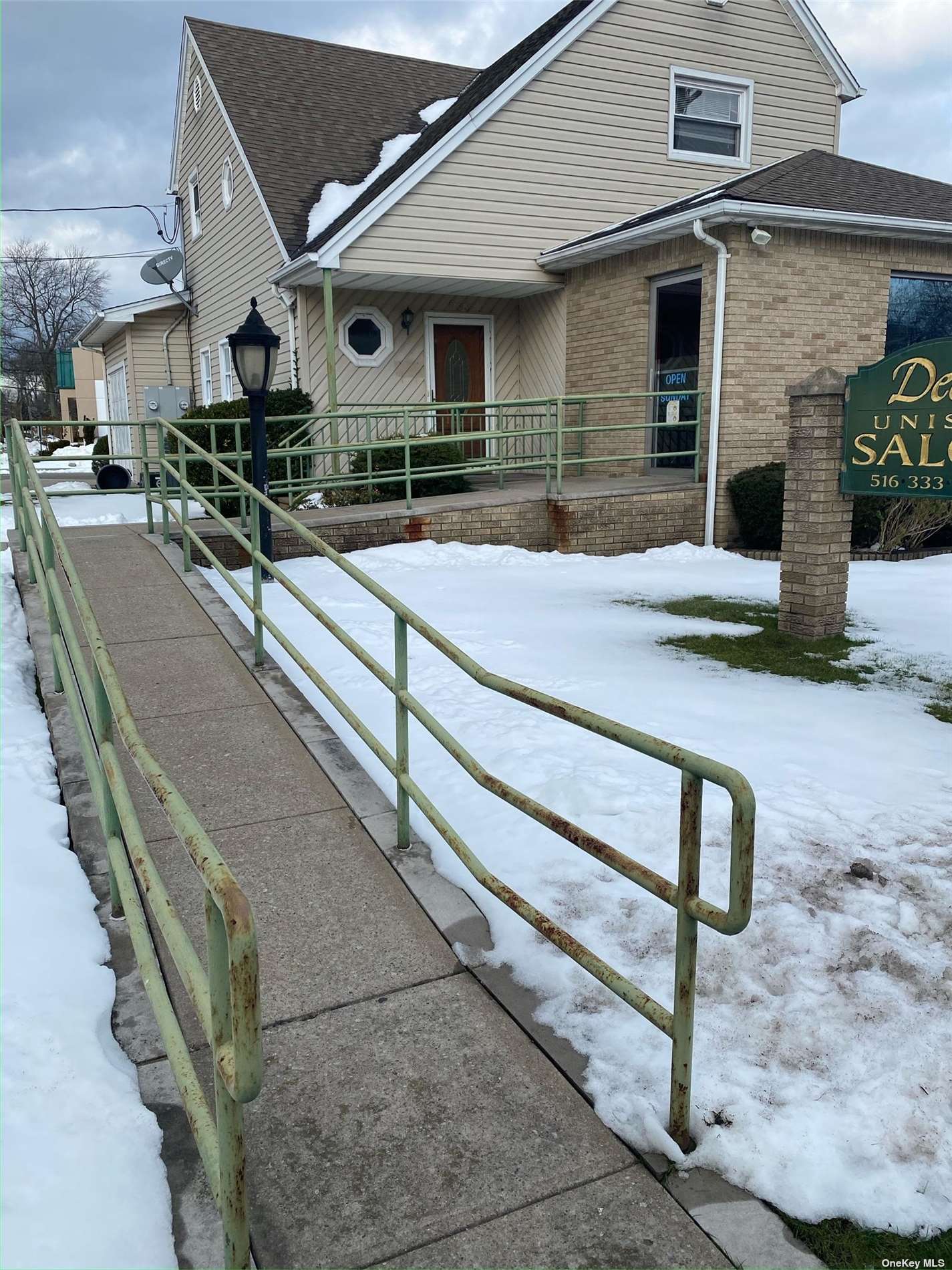 #1 photo, 233 Maple Avenue, Westbury , NY 11590