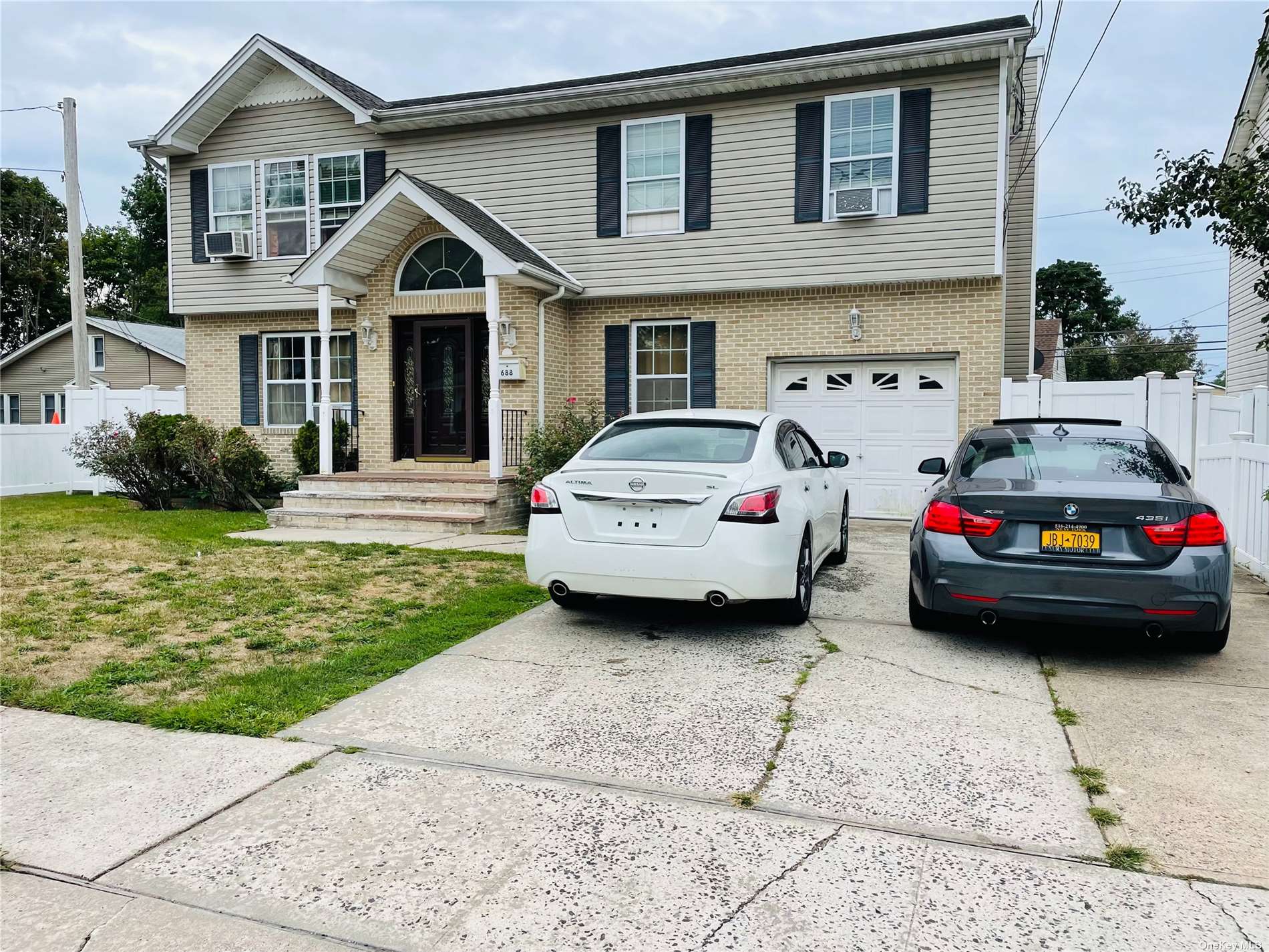 #1 photo, 688 New Street, 長島 Uniondale , NY 11553