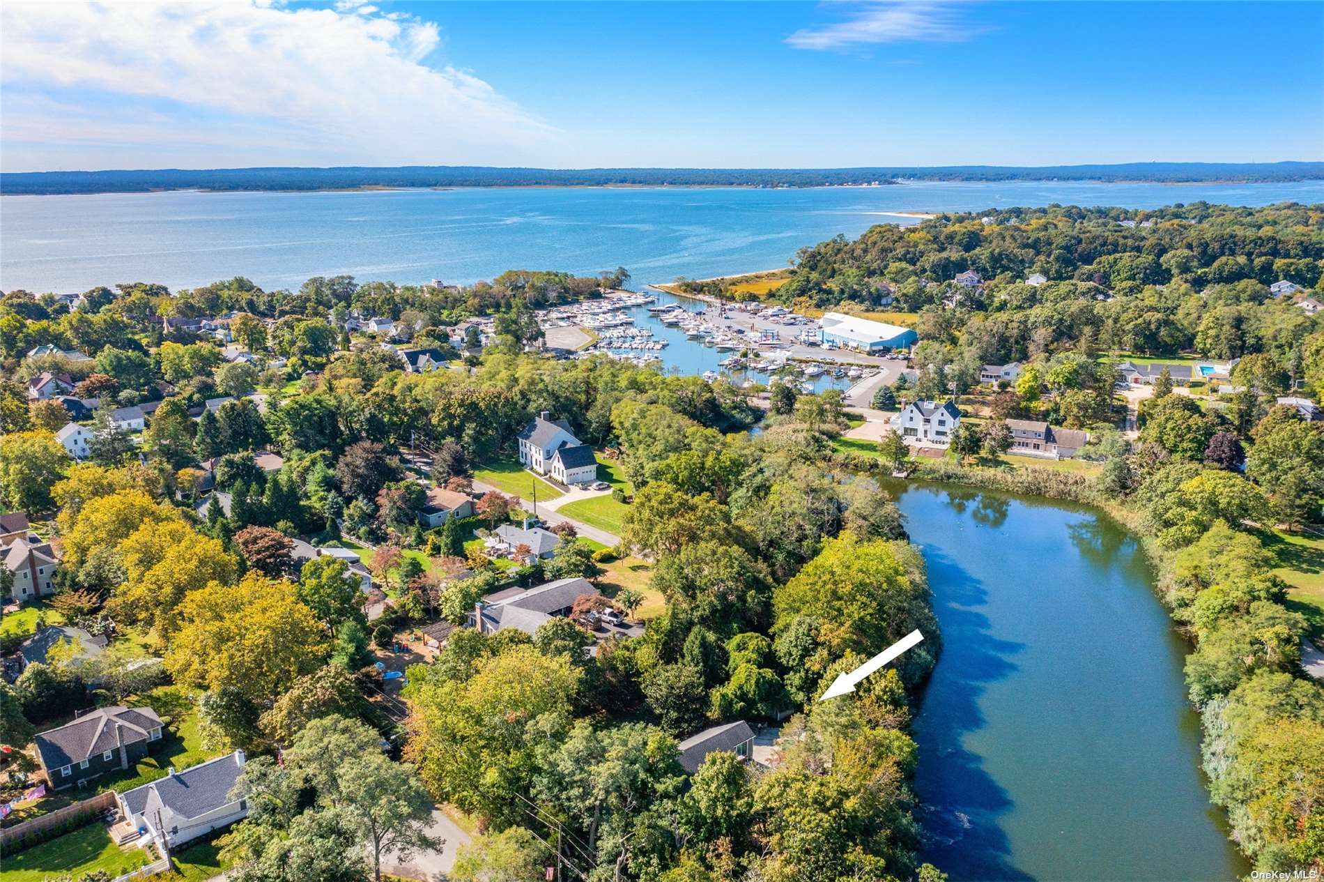 #1 photo, 10 4th Street, 东长岛 Riverhead , NY 11901