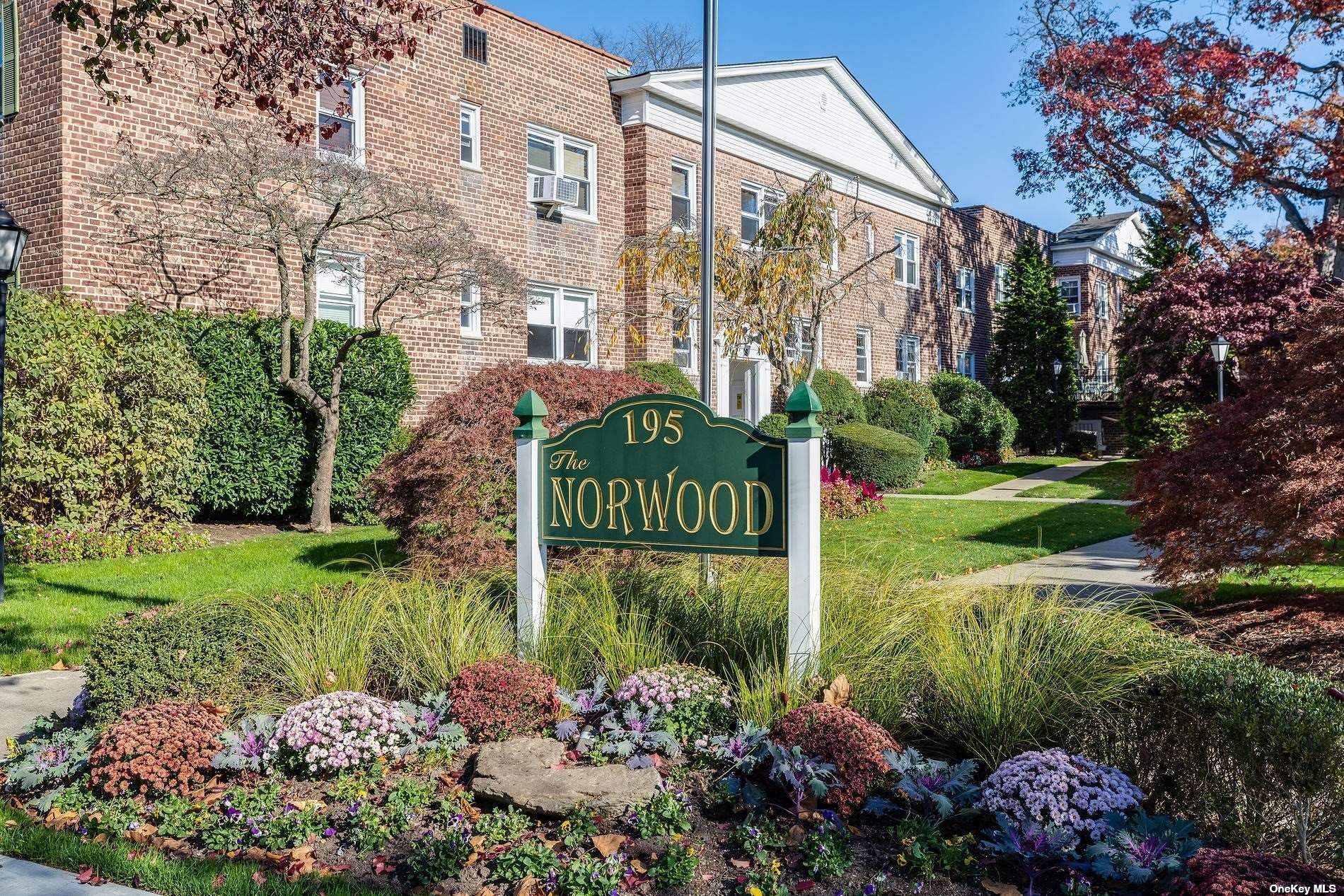 #1 photo, 195 Village Ave, 長島 Rockville Centre , NY 11570