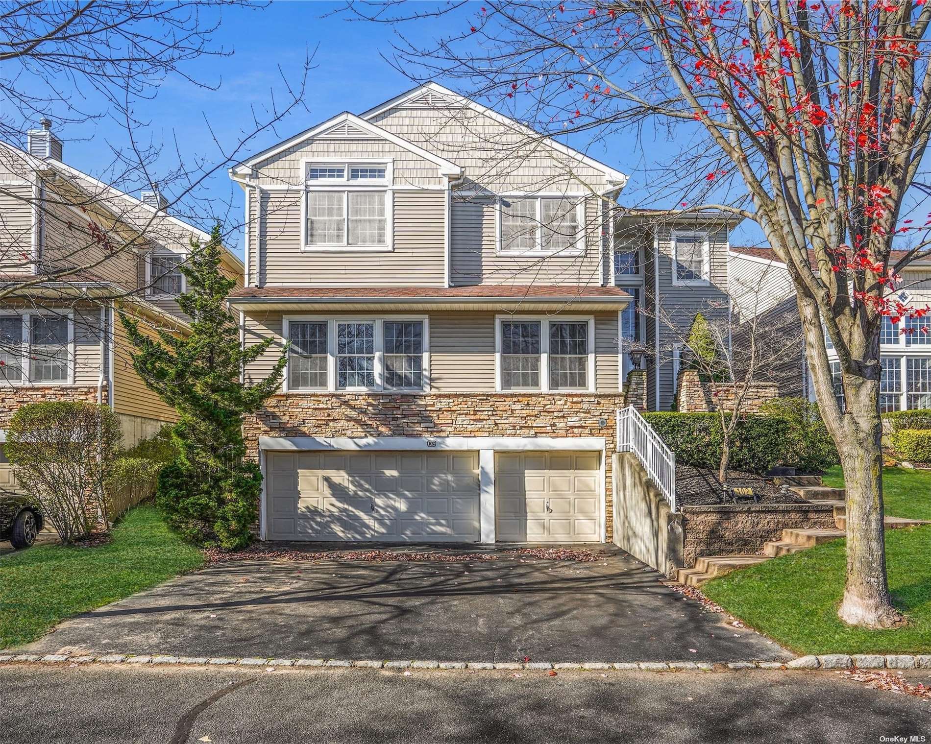 #1 photo, 102 Sagamore Drive, 长岛 Plainview , NY 11803