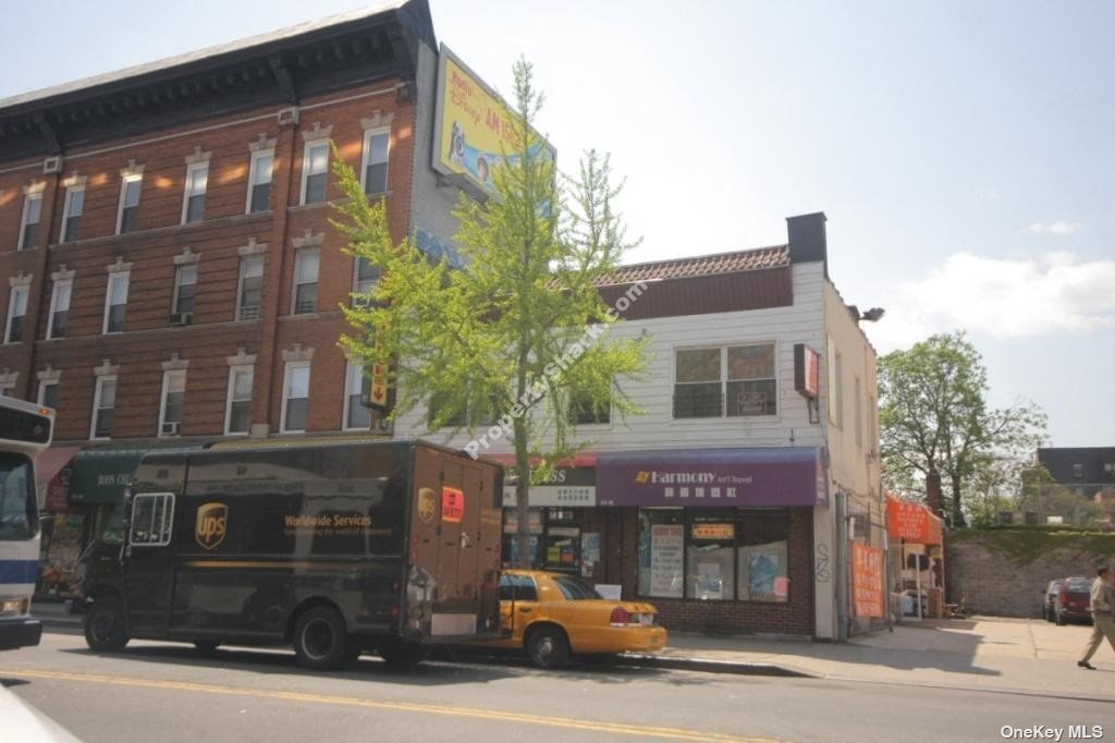 #1 photo, 83-12 Broadway, קווינס Elmhurst , NY 11373