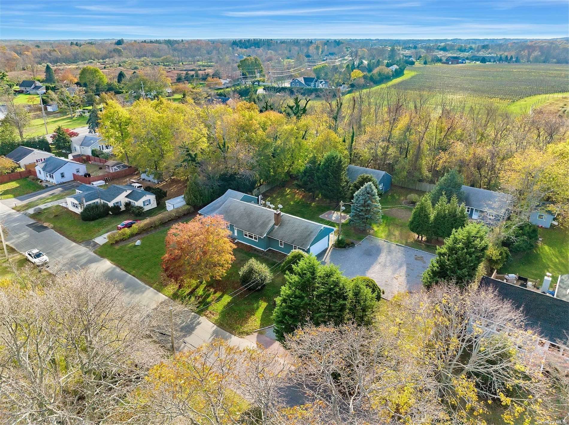 #1 photo, 345 Clark Road, 東長島 Southold , NY 11971