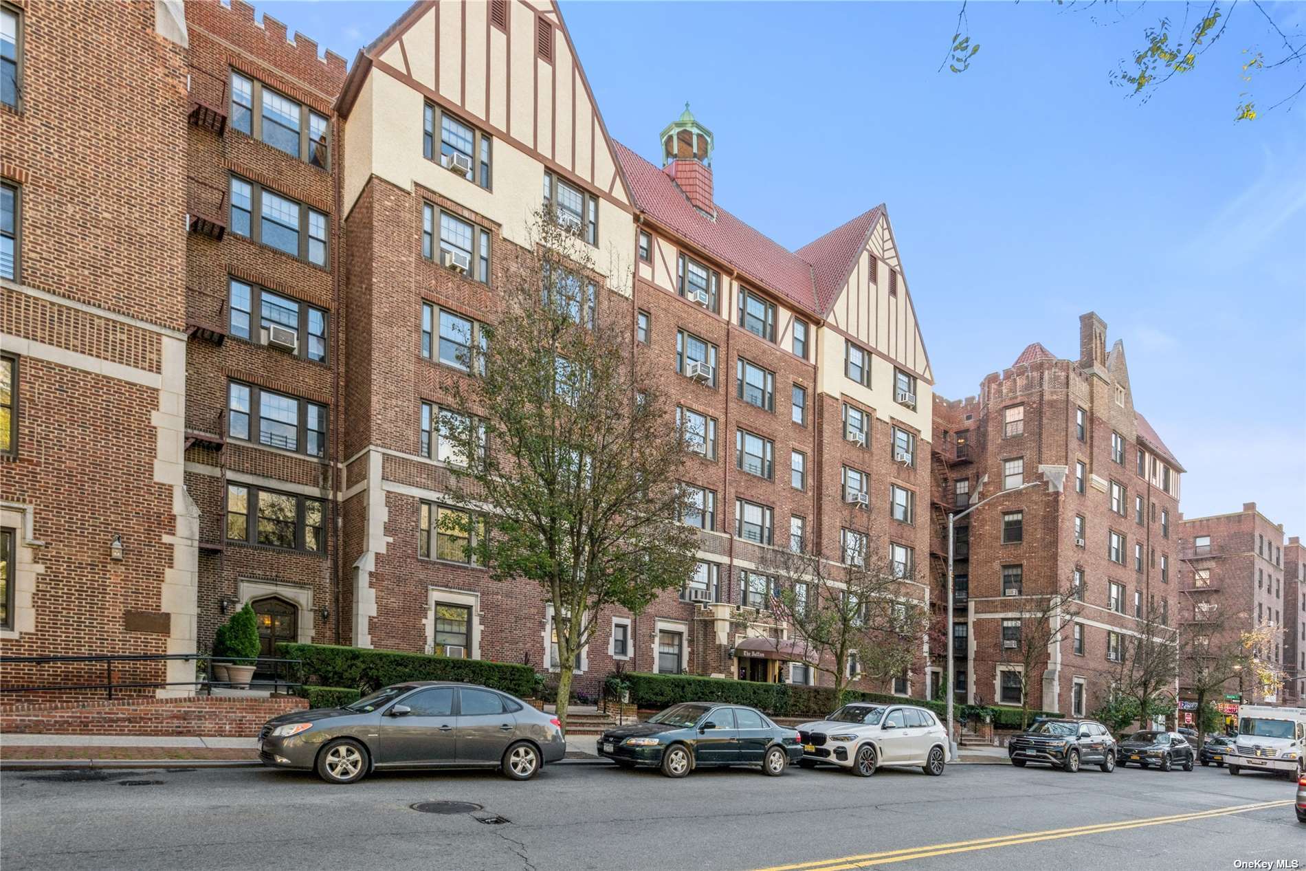 #1 photo, 109-14 Ascan Avenue, 皇后區 森林小丘 Forest Hills , NY 11375