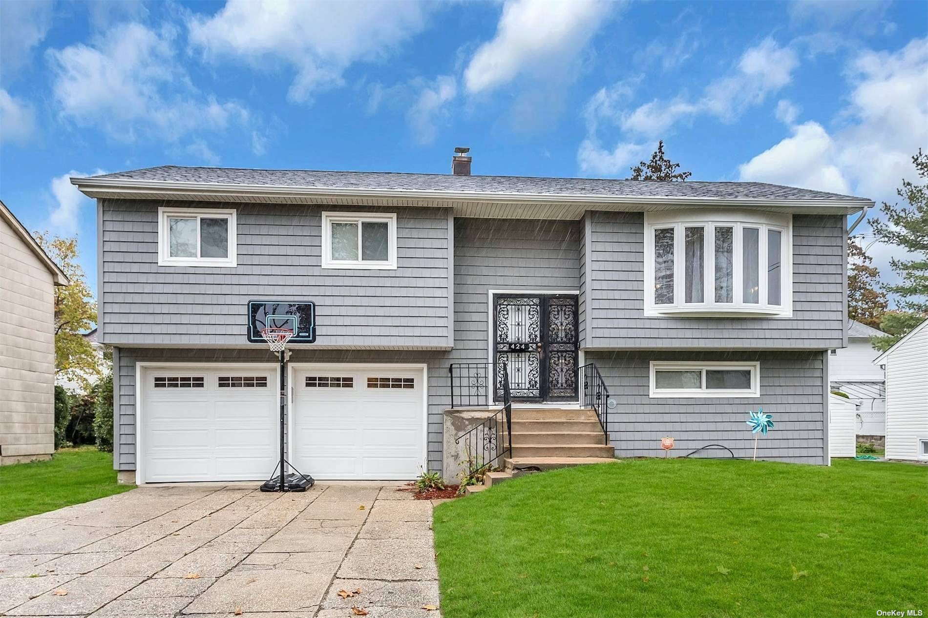 #1 photo, 424 Holly, 長島 West Hempstead , NY 11552