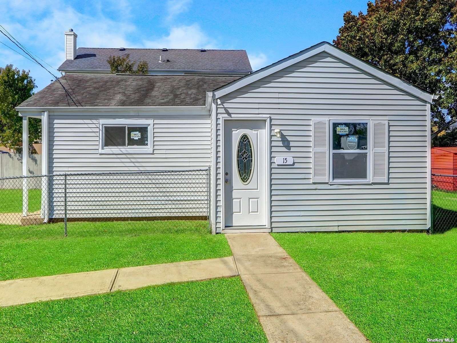 #1 photo, 15 Miller Avenue, サフォーク郡 Amityville , NY 11701