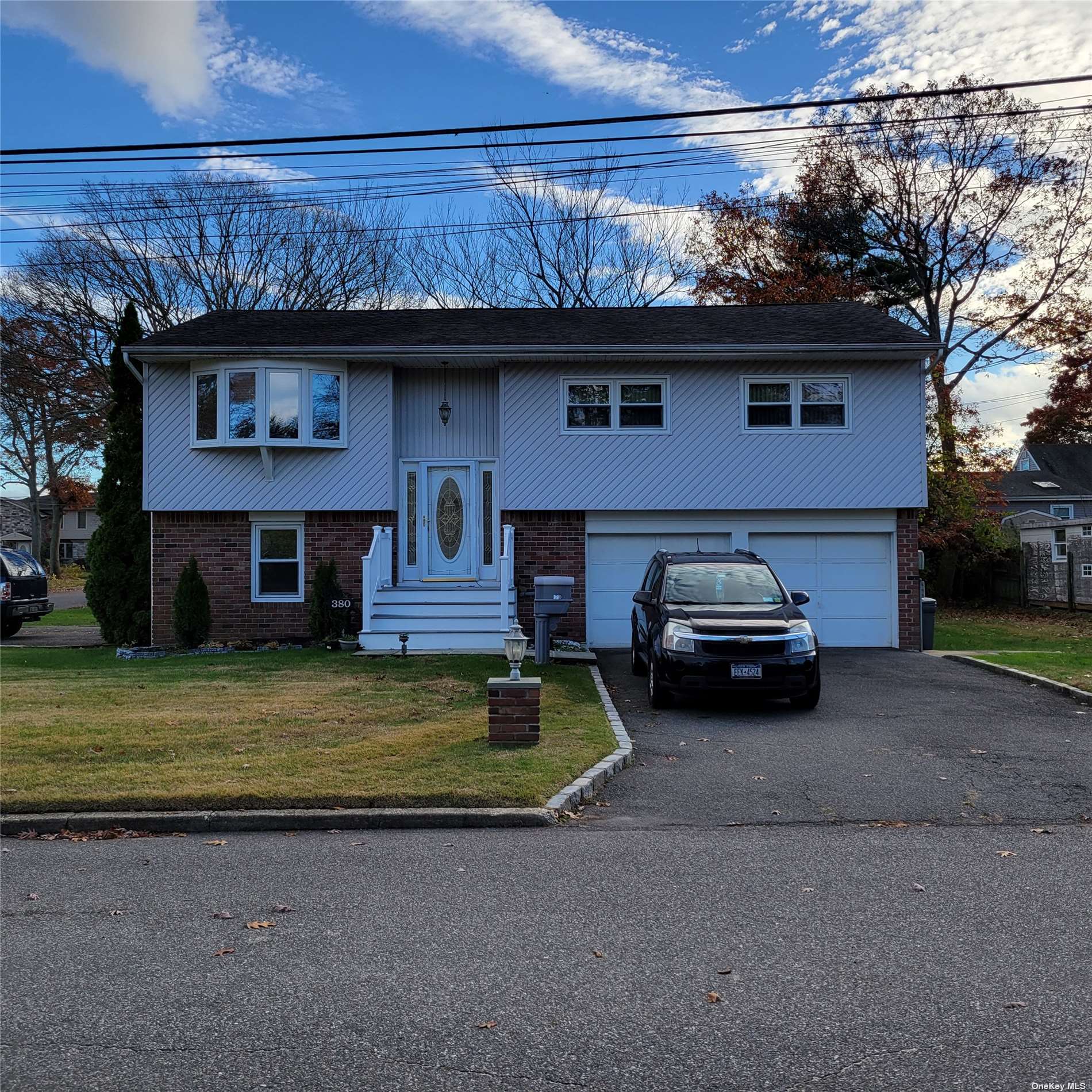 #1 photo, 380 Montgomery Avenue, 東長島 West Babylon , NY 11704