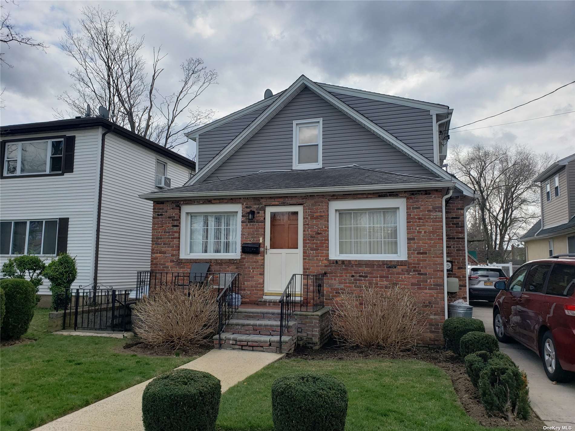 #1 photo, 194 W Graham Avenue, 長島 Hempstead , NY 11550