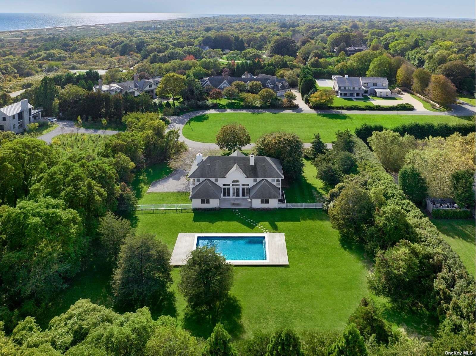 合约中 899万5 CONTRACT 24 St Marys Lane, 东长岛 汉普顿 Amagansett , NY 11930 MLS 3445090 Samaki
