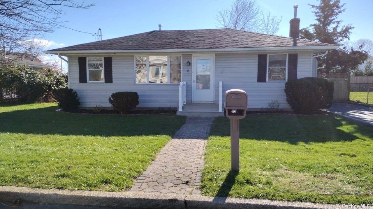 #1 photo, 8 Harrison Street, 東長島 Patchogue , NY 11772