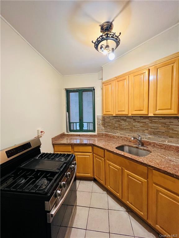 #1 photo, 1562 Unionport Road, 布朗士 Bronx , NY 10462