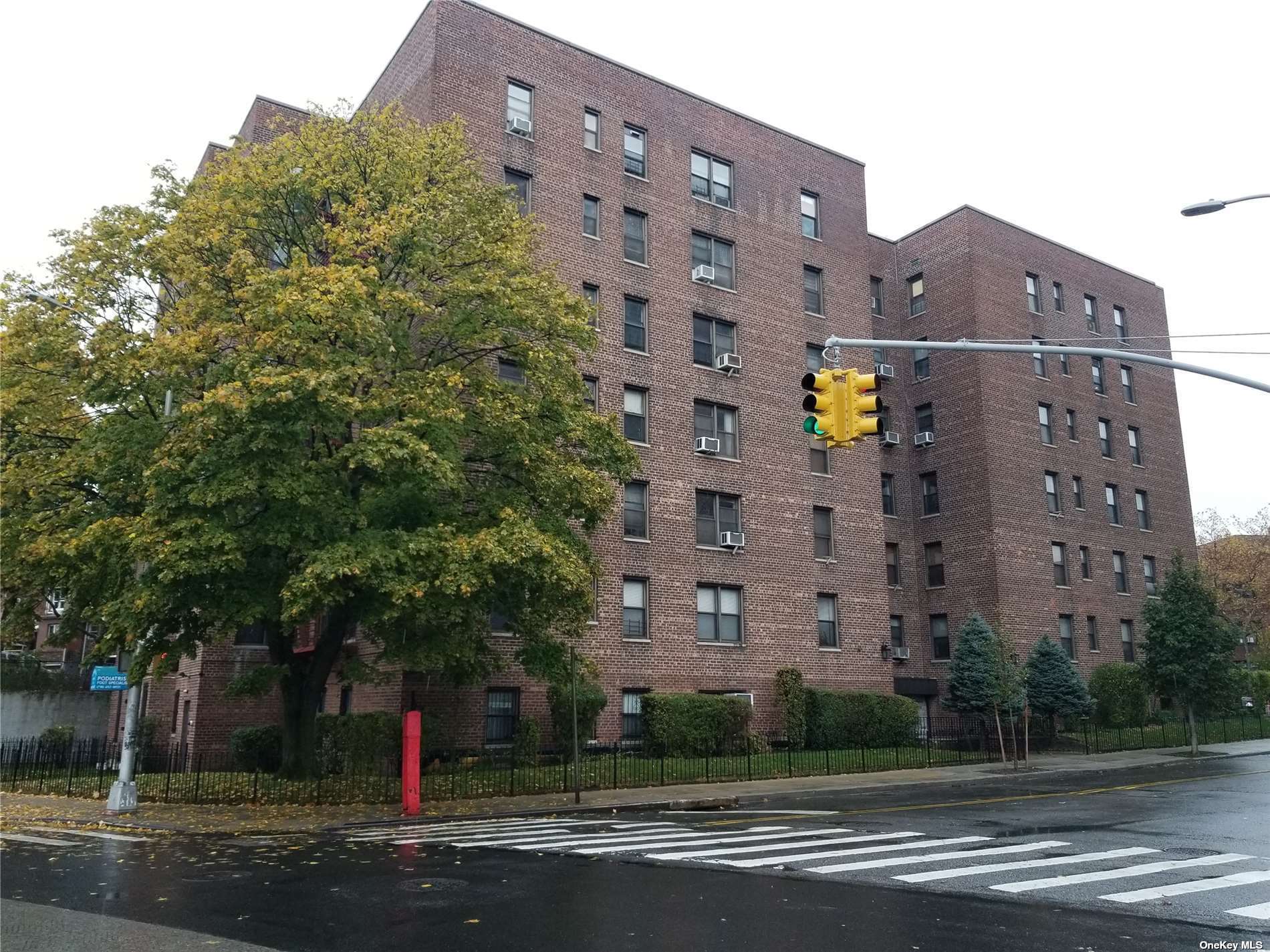 #1 photo, 8423 Manton Street, 皇后區 Briarwood , NY 11435