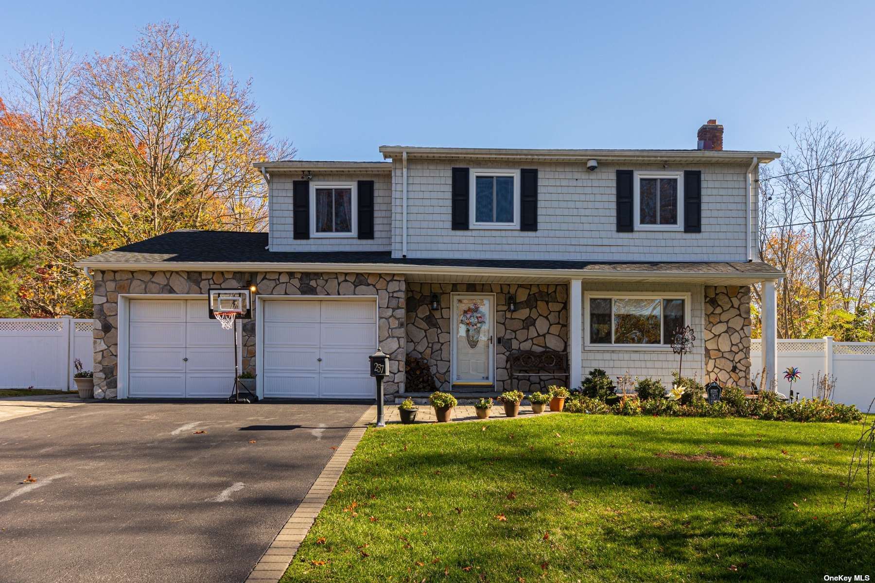 #1 photo, 257 Brookville Avenue, מחוז סאפוק Islip , NY 11751