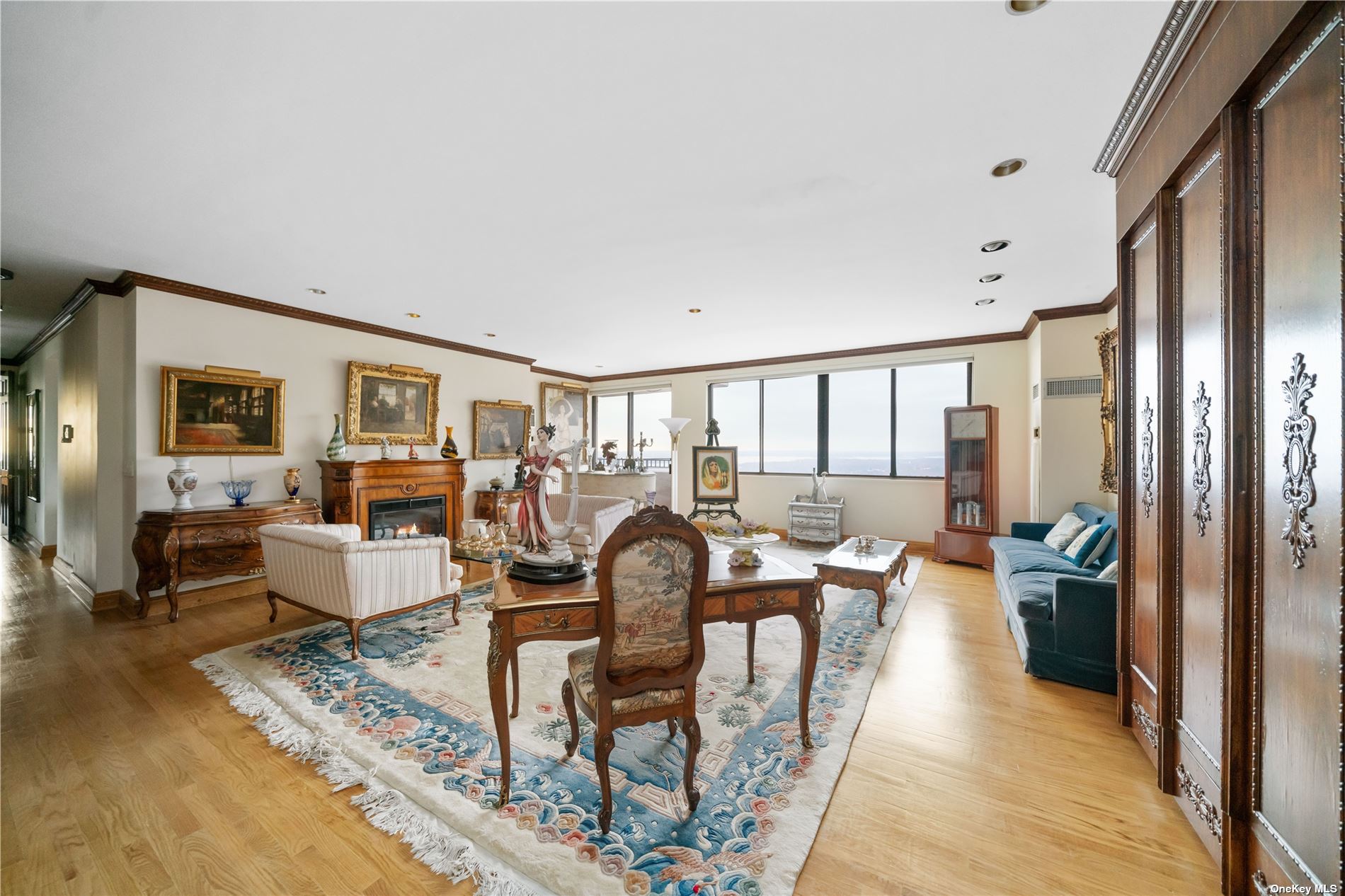 #1 photo, 26910 Grand Central Parkway, 皇后區 花卉园 Floral Park , NY 11005