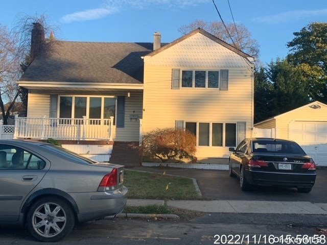 #1 photo, 9 Crown Street, 東長島 North Babylon , NY 11703