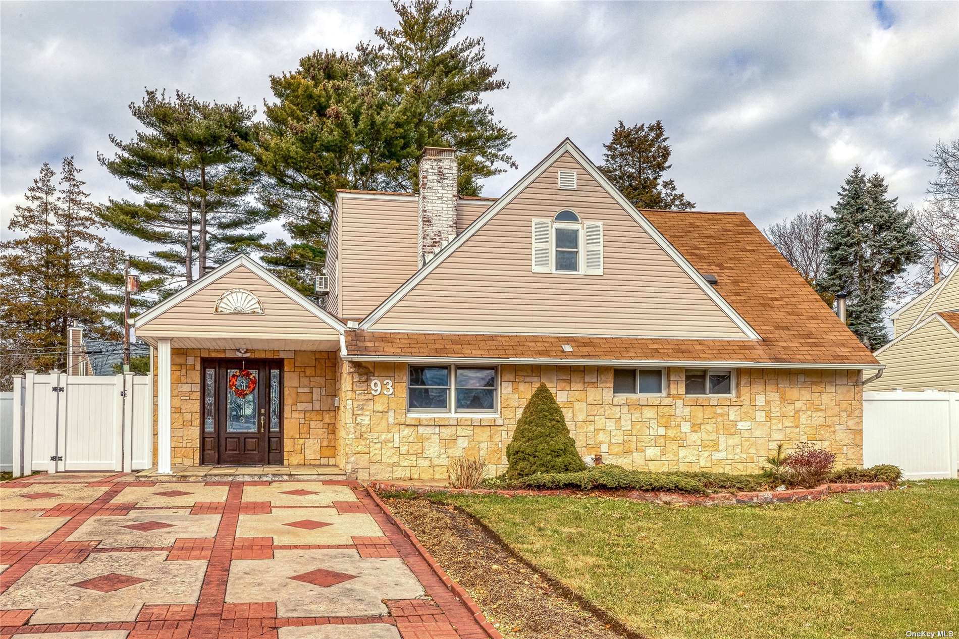 #1 photo, 93 Hearth Lane, 長島 西布雷 Westbury , NY 11590