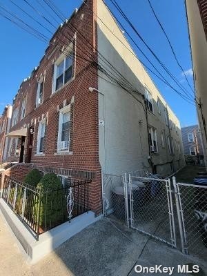 #1 photo, 67-63 78th Street, 皇后區 中村 Middle Village , NY 11379