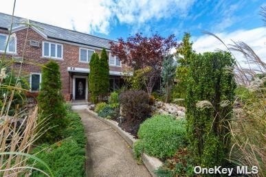 #1 photo, 62-28 81 Street, 皇后區 中村 Middle Village , NY 11379