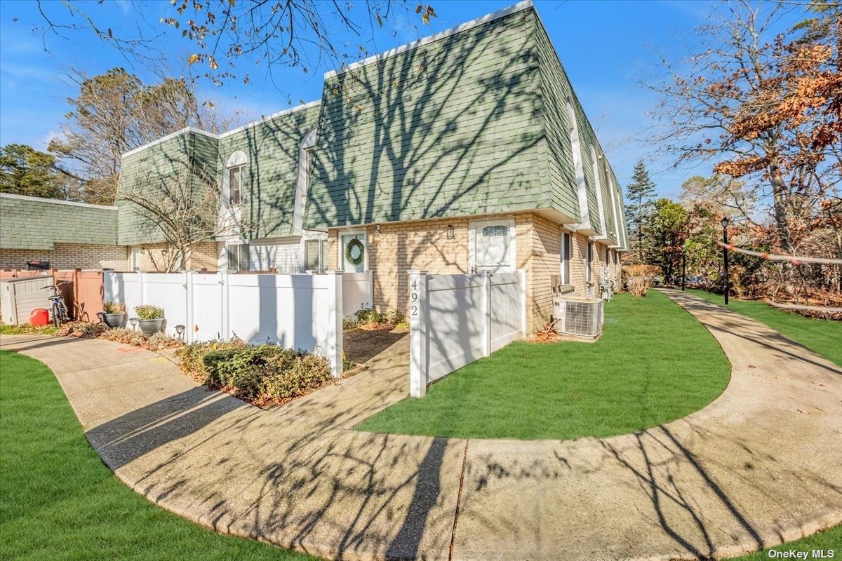 #1 photo, 492 Daryl Drive, 东长岛 Medford , NY 11763