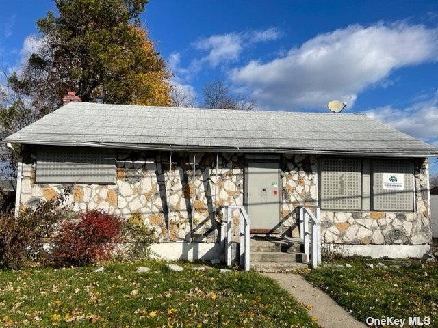 #1 photo, 3334 Great Neck Road, Amityville , NY 11701