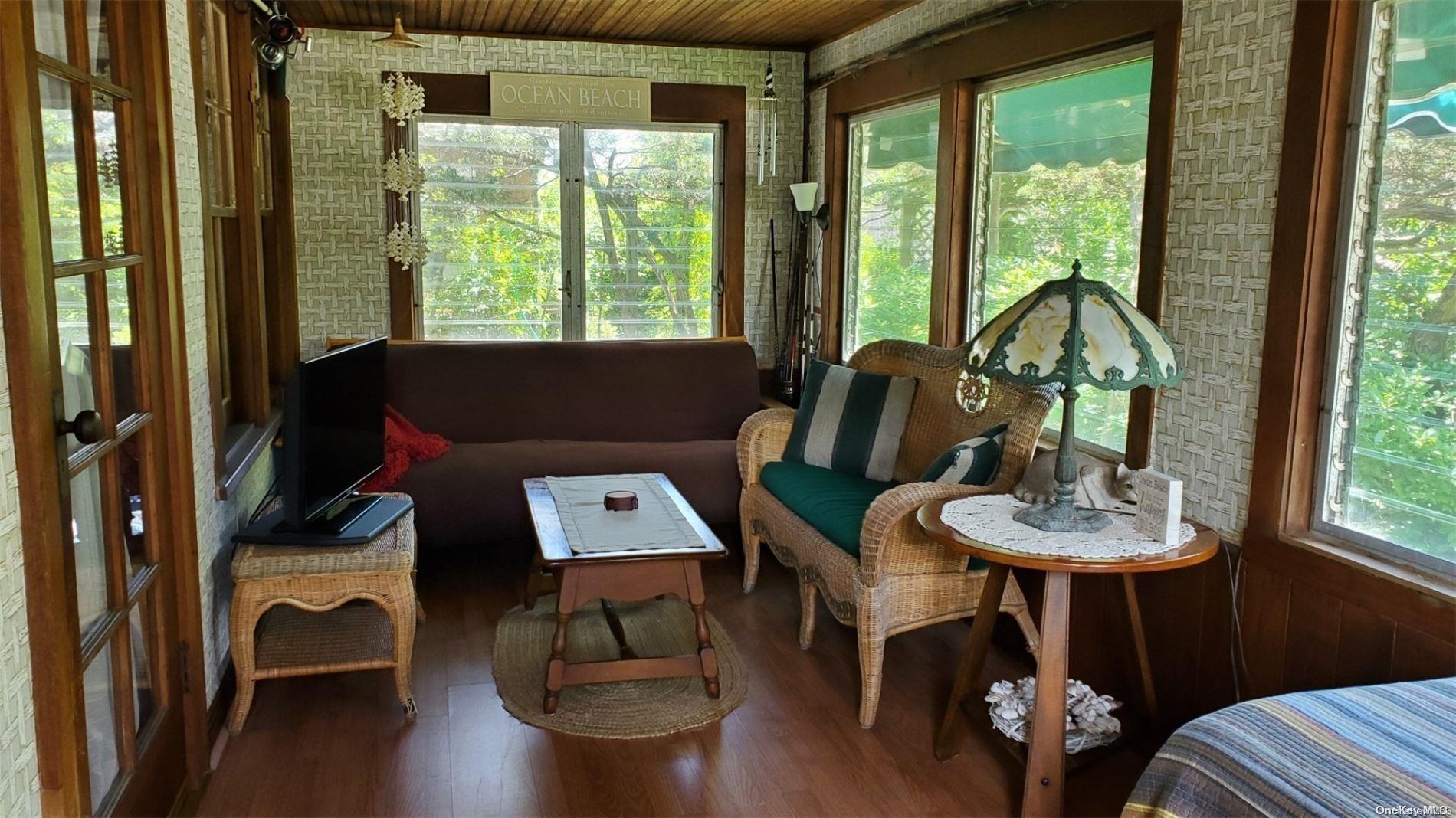 #10 photo, 250 Cottage Walk, Ocean Beach , NY 11770