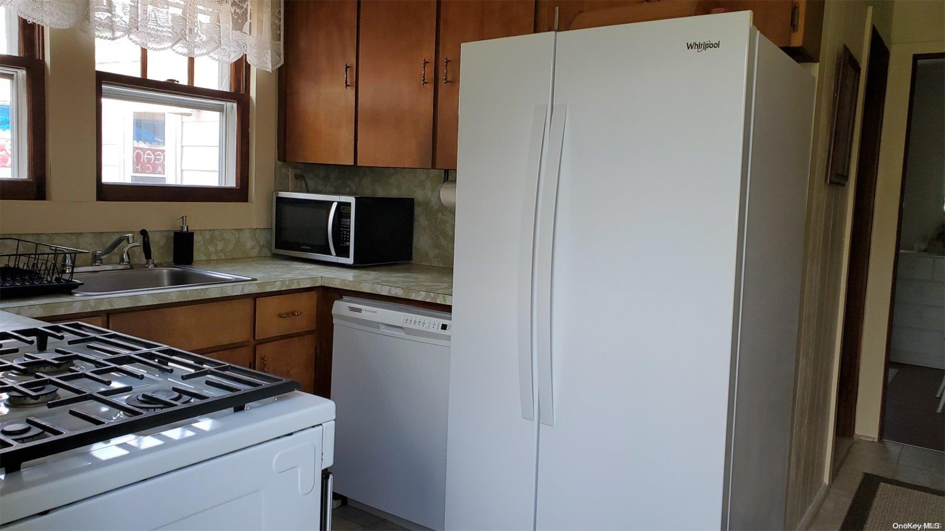 #4 photo, 250 Cottage Walk, Ocean Beach , NY 11770