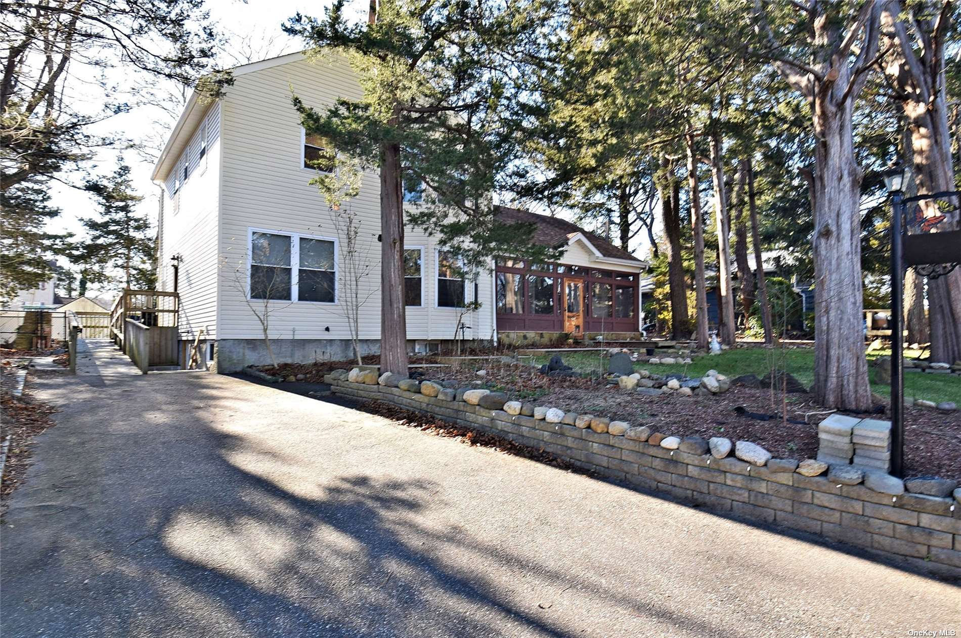 #1 photo, 50 Douglaston Road, 東長島 Sound Beach , NY 11789