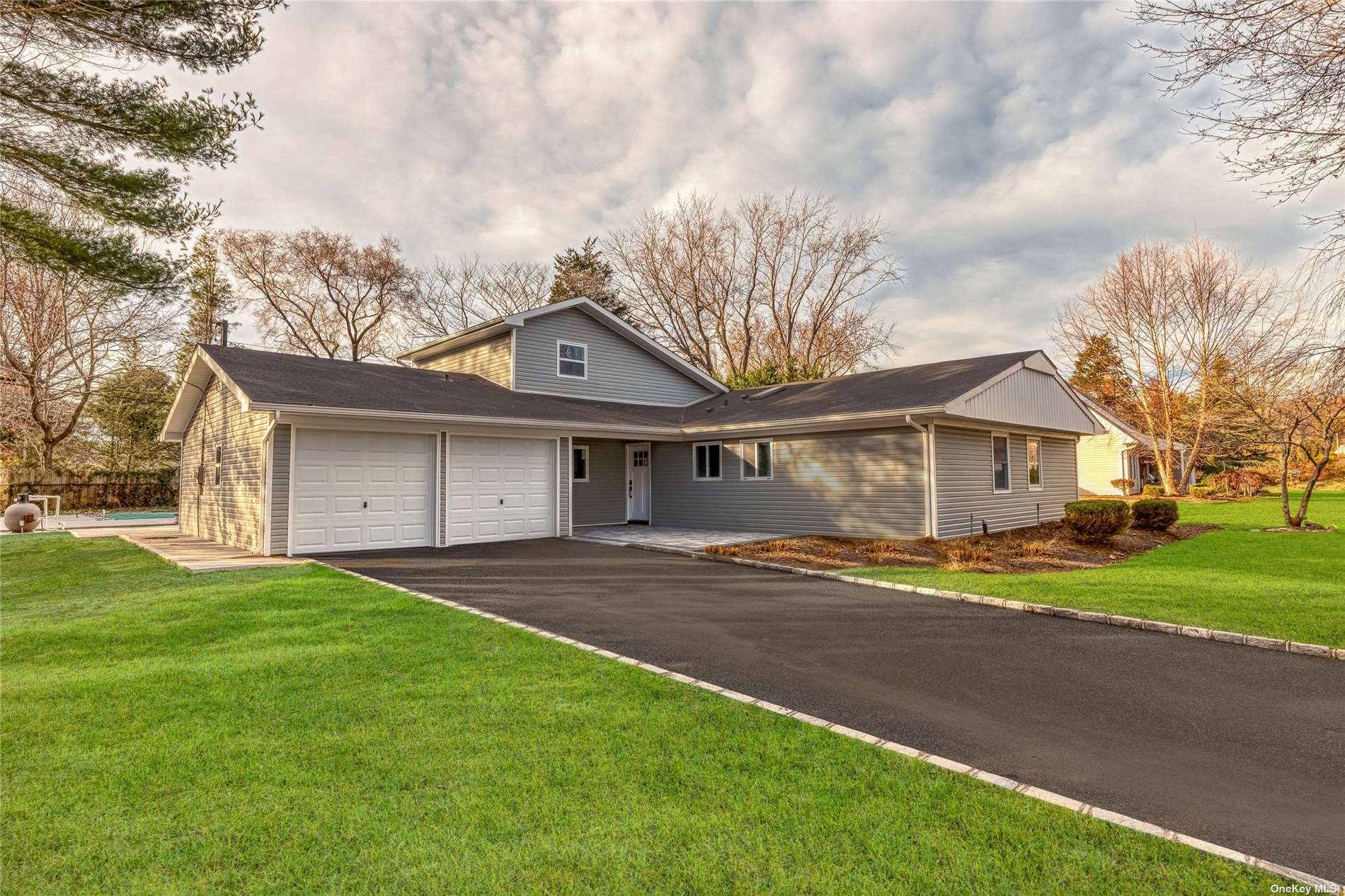 #1 photo, 28 Hopewell Drive, 東長島 Stony Brook , NY 11790