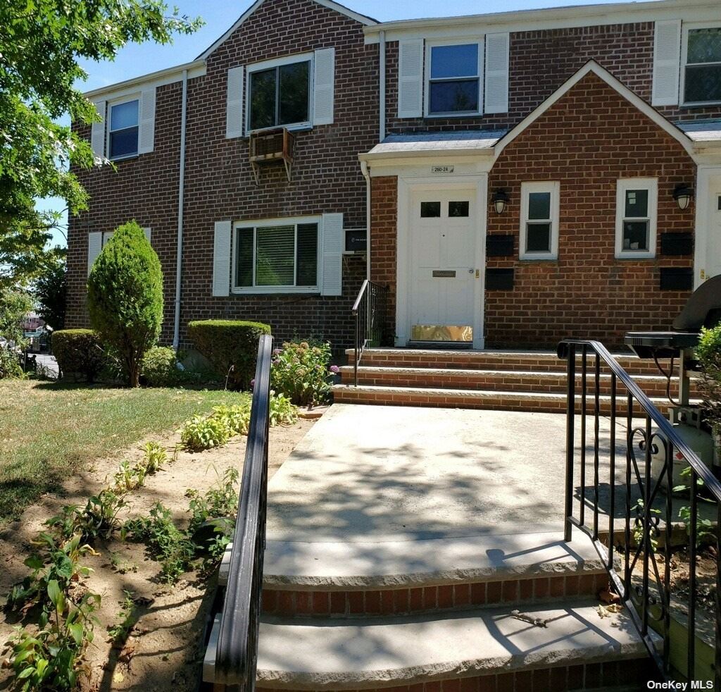 #1 photo, 260-24 75 Avenue, 皇后區 Glen Oaks , NY 11004