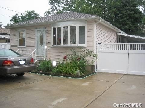 #1 photo, 117 Washington Avenue, 東長島 Brentwood , NY 11717