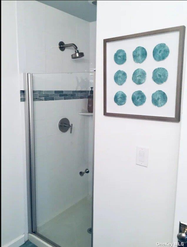 #19 photo, 27 Crescent Avenue, Seaview , NY 11770