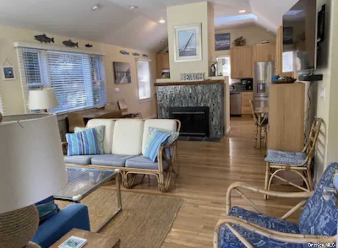 #2 photo, 27 Crescent Avenue, Seaview , NY 11770