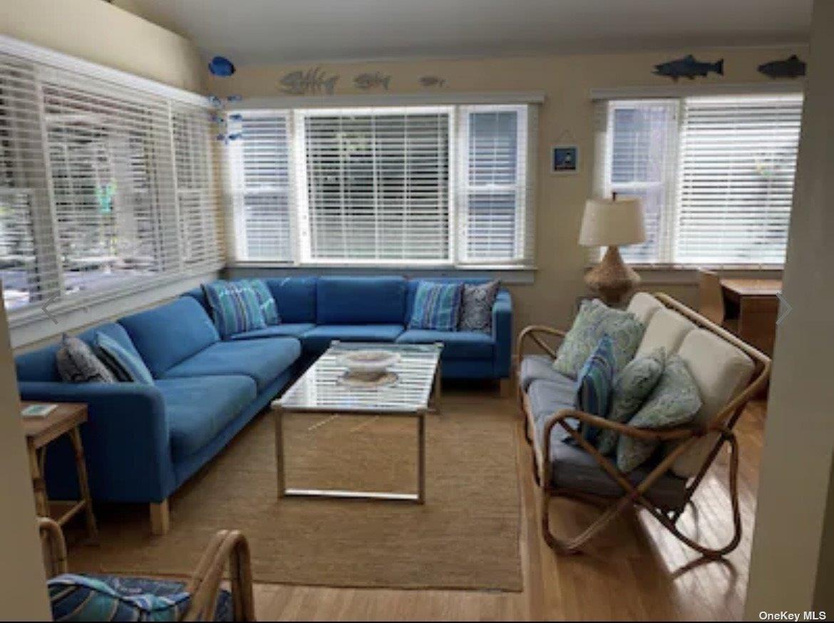 #4 photo, 27 Crescent Avenue, Seaview , NY 11770