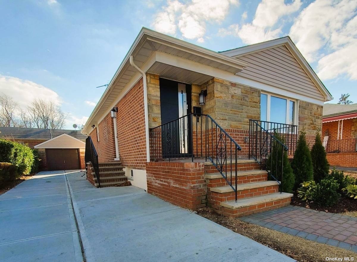 #1 photo, 166-14 73rd Avenue, 皇后區 新鮮草原 Fresh Meadows , NY 11366