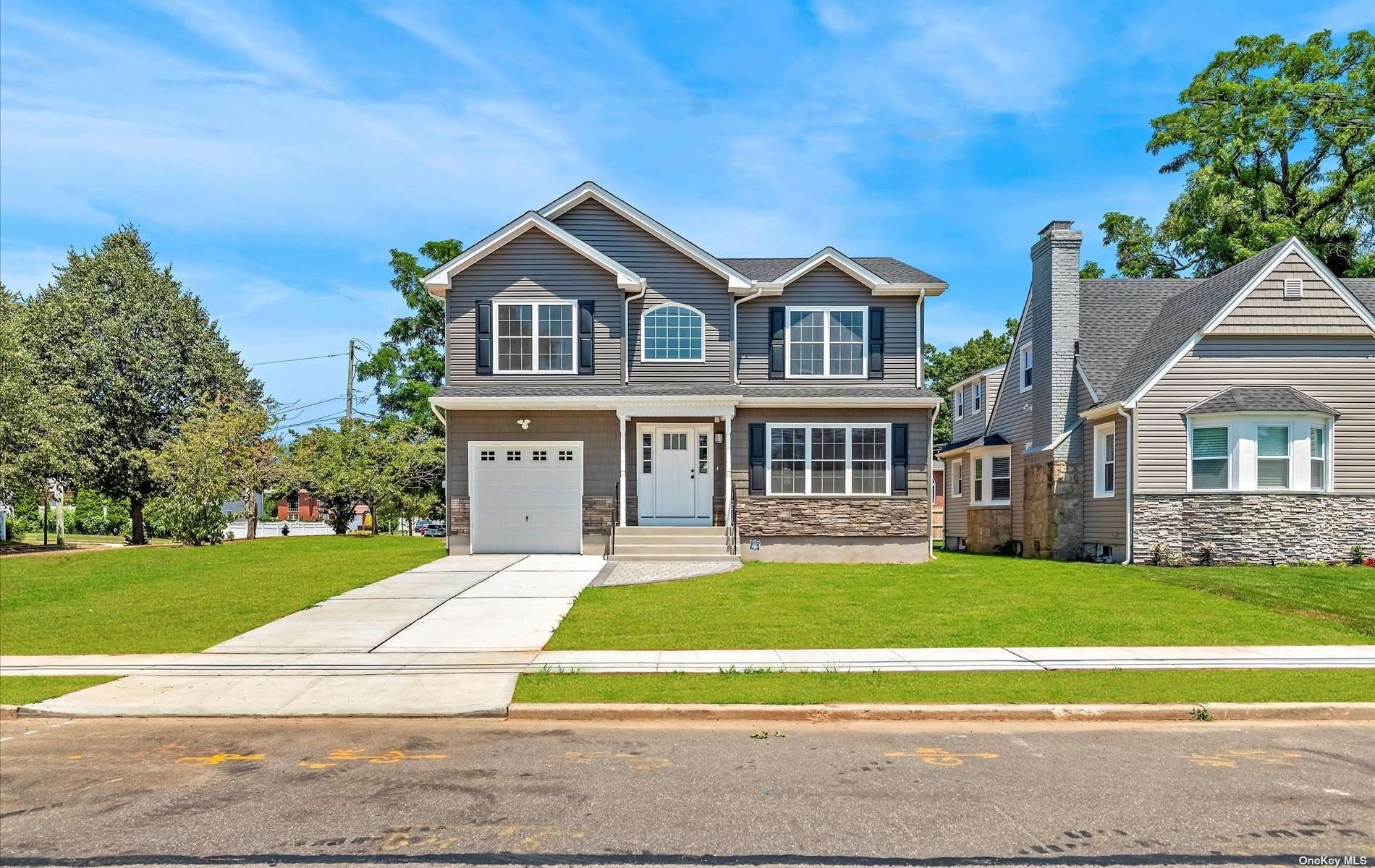 #1 photo, 264 Lincoln Avenue, 長島 Roosevelt , NY 11575