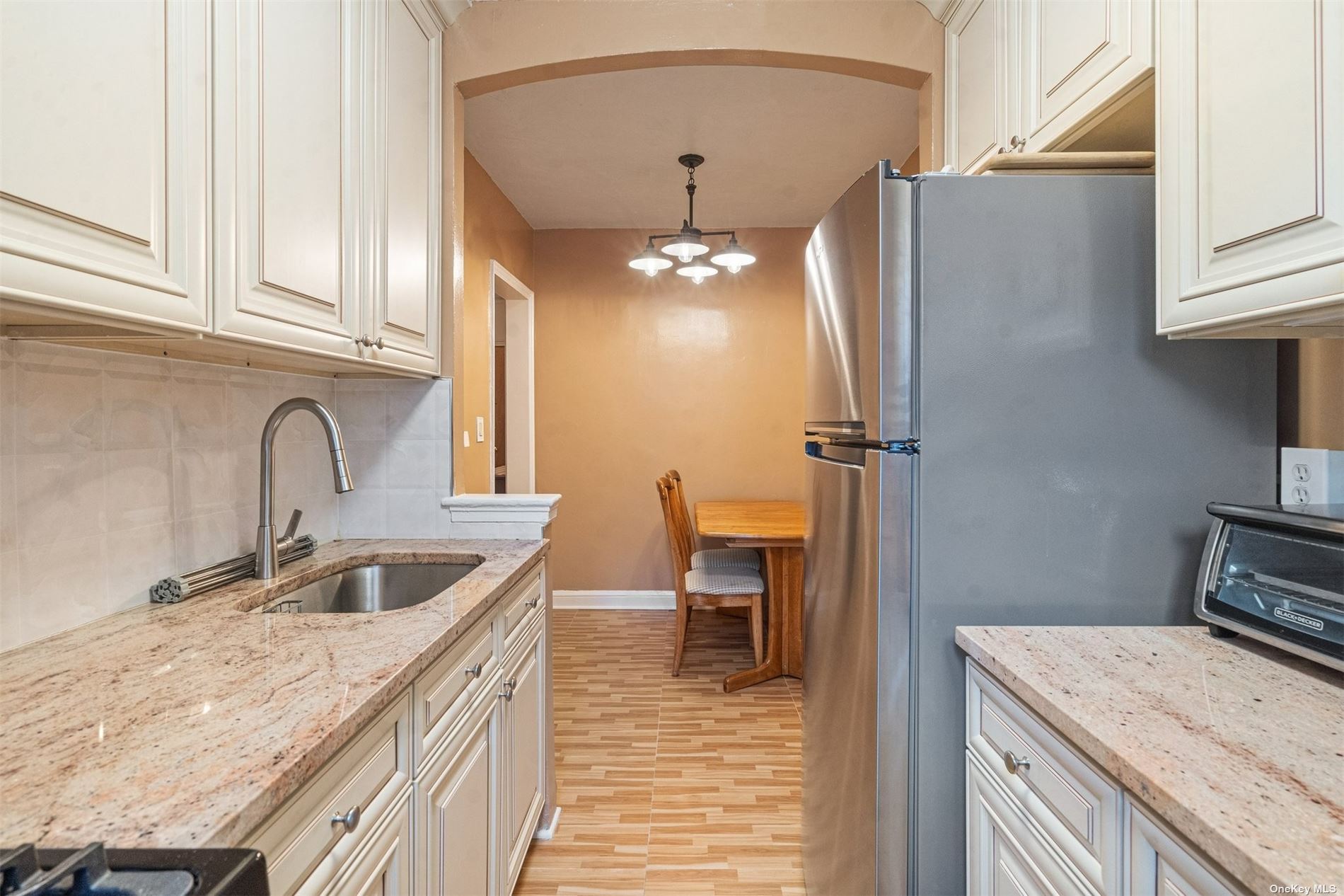 #1 photo, 78-14 19th Road, 皇后区 艾姆赫斯特 East Elmhurst , NY 11370