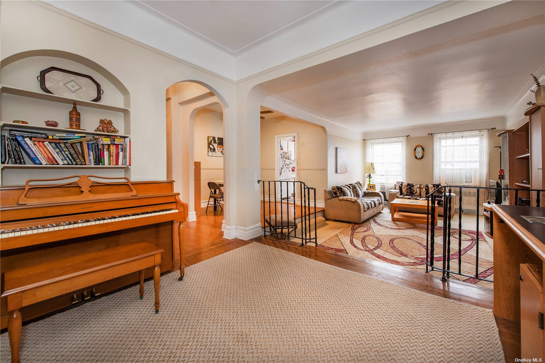 #1 photo, 35-25 77 Street, 皇后區 傑克遜高地 Jackson Heights , NY 11372