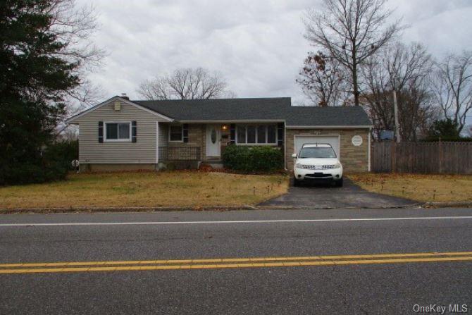 #1 photo, 365 Eastwood Boulevard, 東長島 Centereach , NY 11720