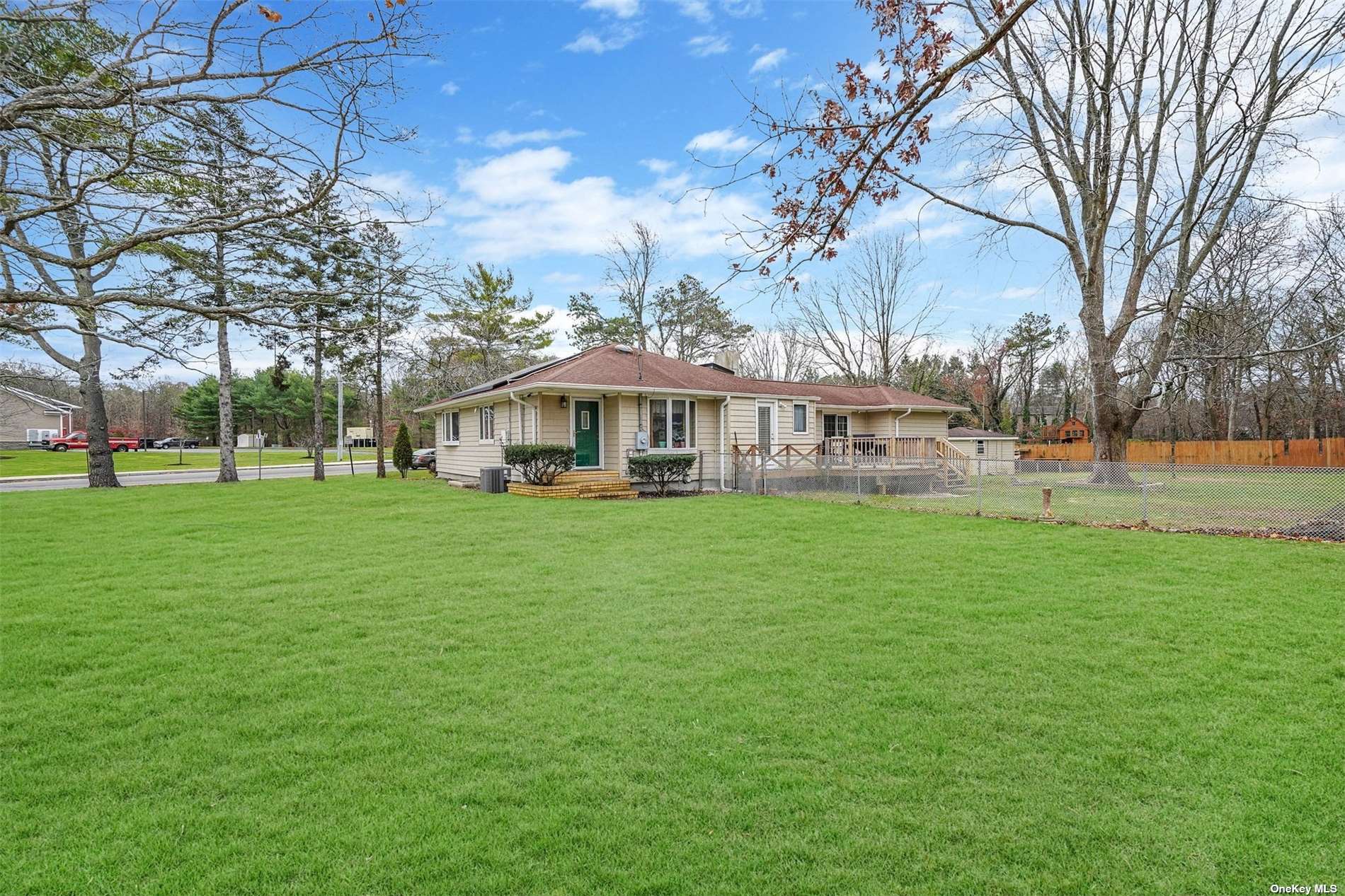 #1 photo, 236 Southaven Avenue, 東長島 Medford , NY 11763