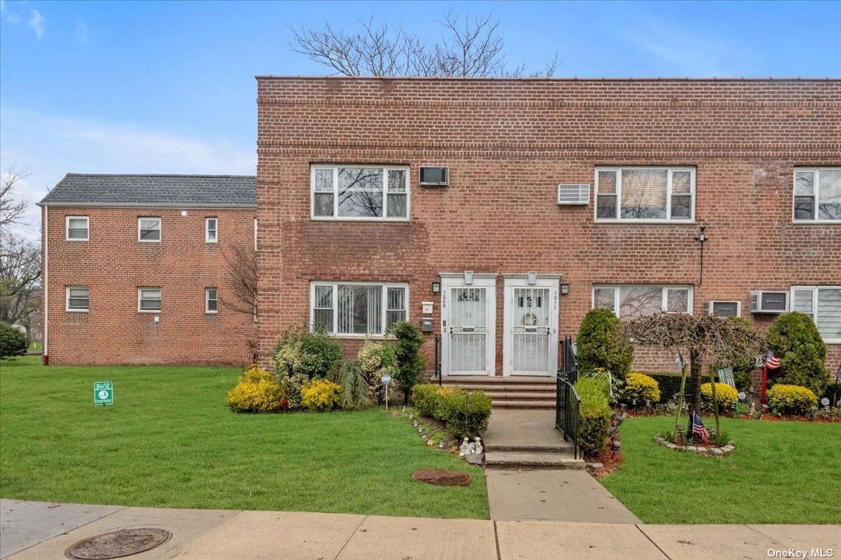 #1 photo, 1009 Shore Parkway, 布鲁克林 Independence Garden , NY 11214