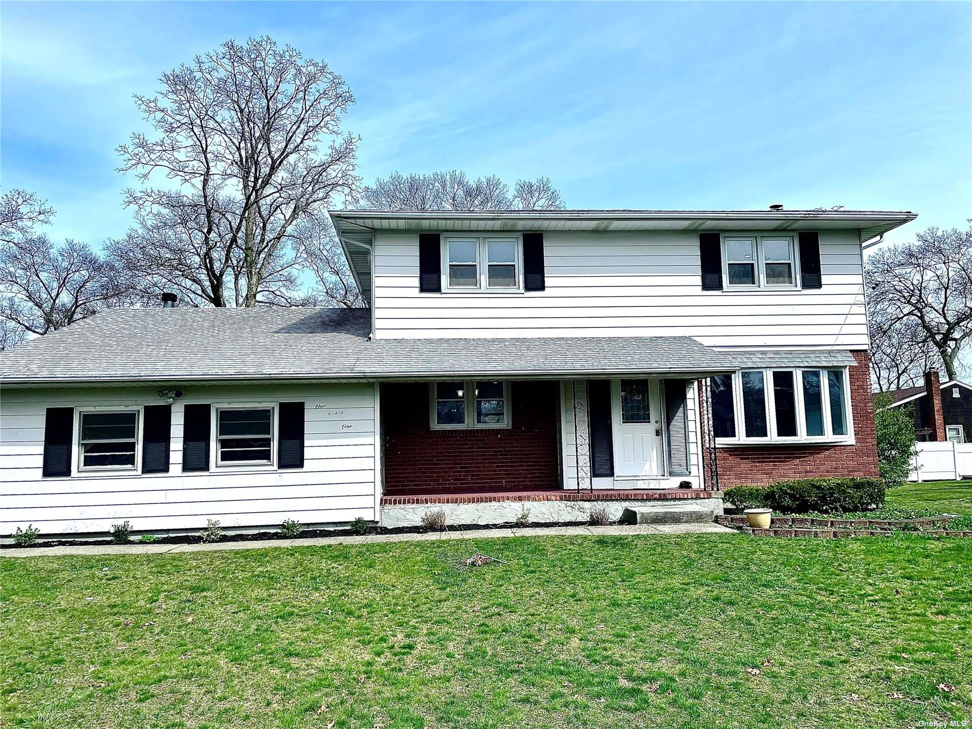 #1 photo, 121 Governor Avenue, 東長島 West Babylon , NY 11704