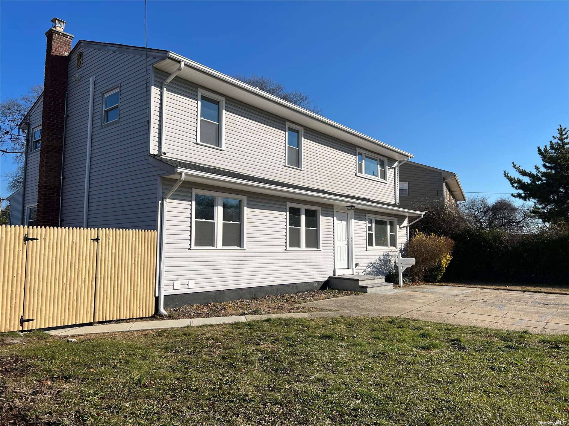 #1 photo, 2 Quaker Court, 东长岛 West Babylon , NY 11704