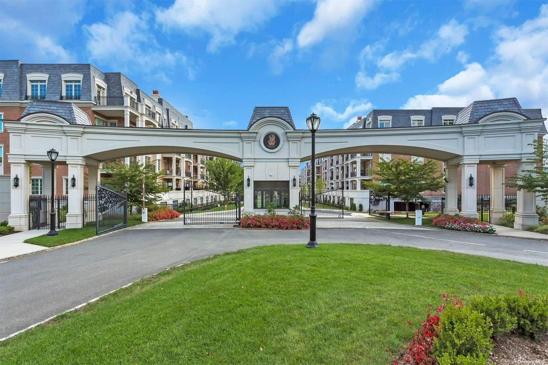 #1 photo, 1000 Royal Court, North Hills , NY 11040