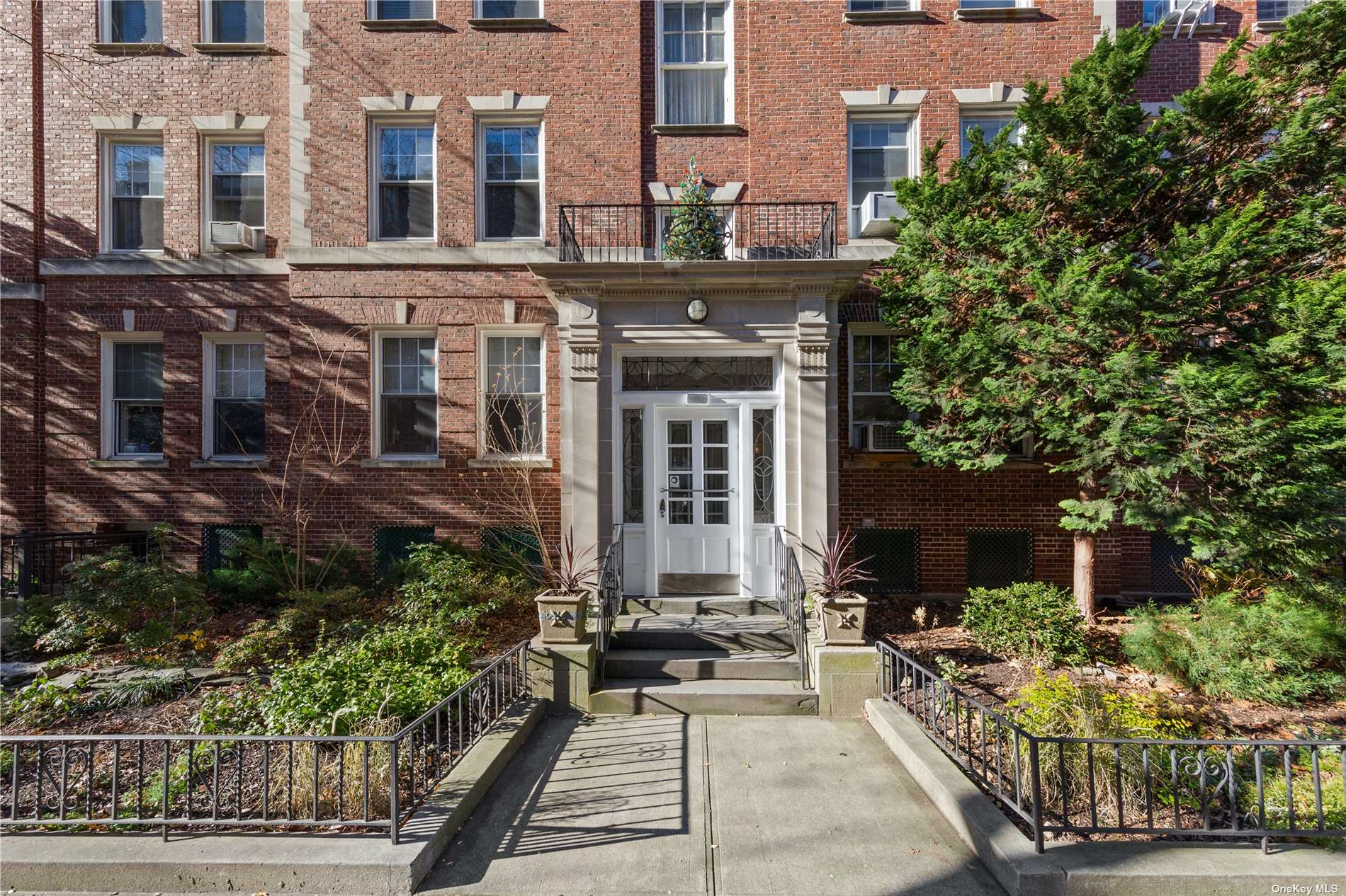 #1 photo, 35-28 77th Street, 皇后區 傑克遜高地 Jackson Heights , NY 11372