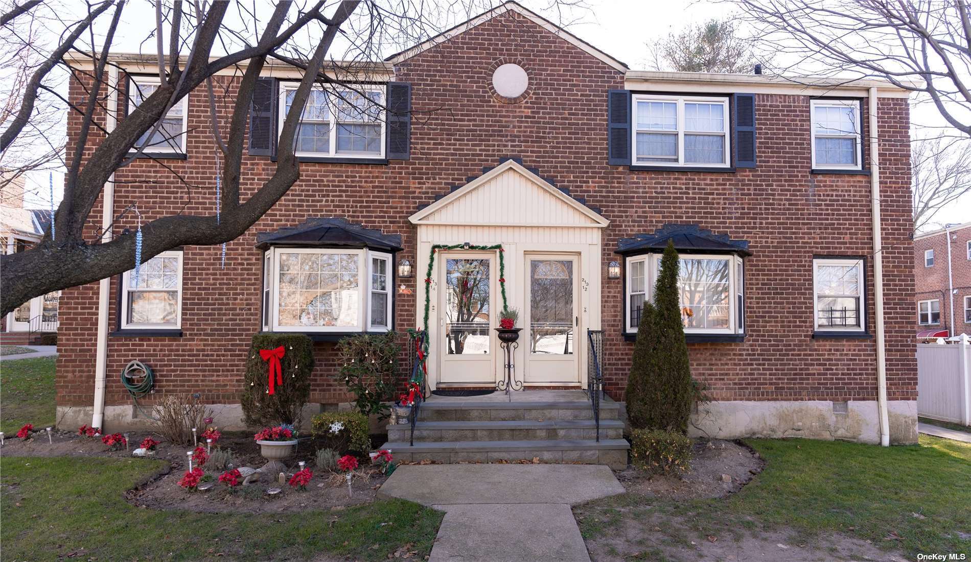 #1 photo, 213-12 69 Avenue, 皇后区 贝塞 Bayside , NY 11364