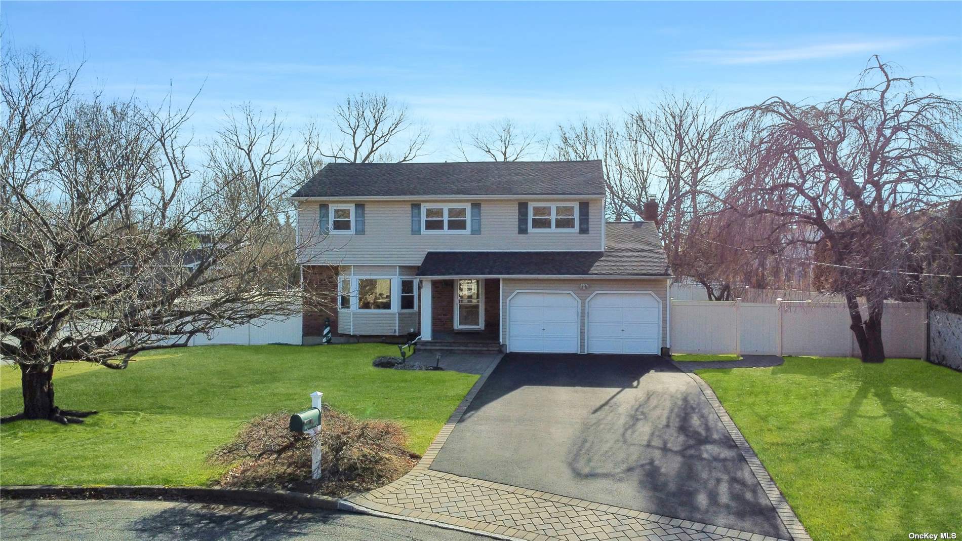 #1 photo, 7 Roman Court, サフォーク郡 Lake Grove , NY 11755