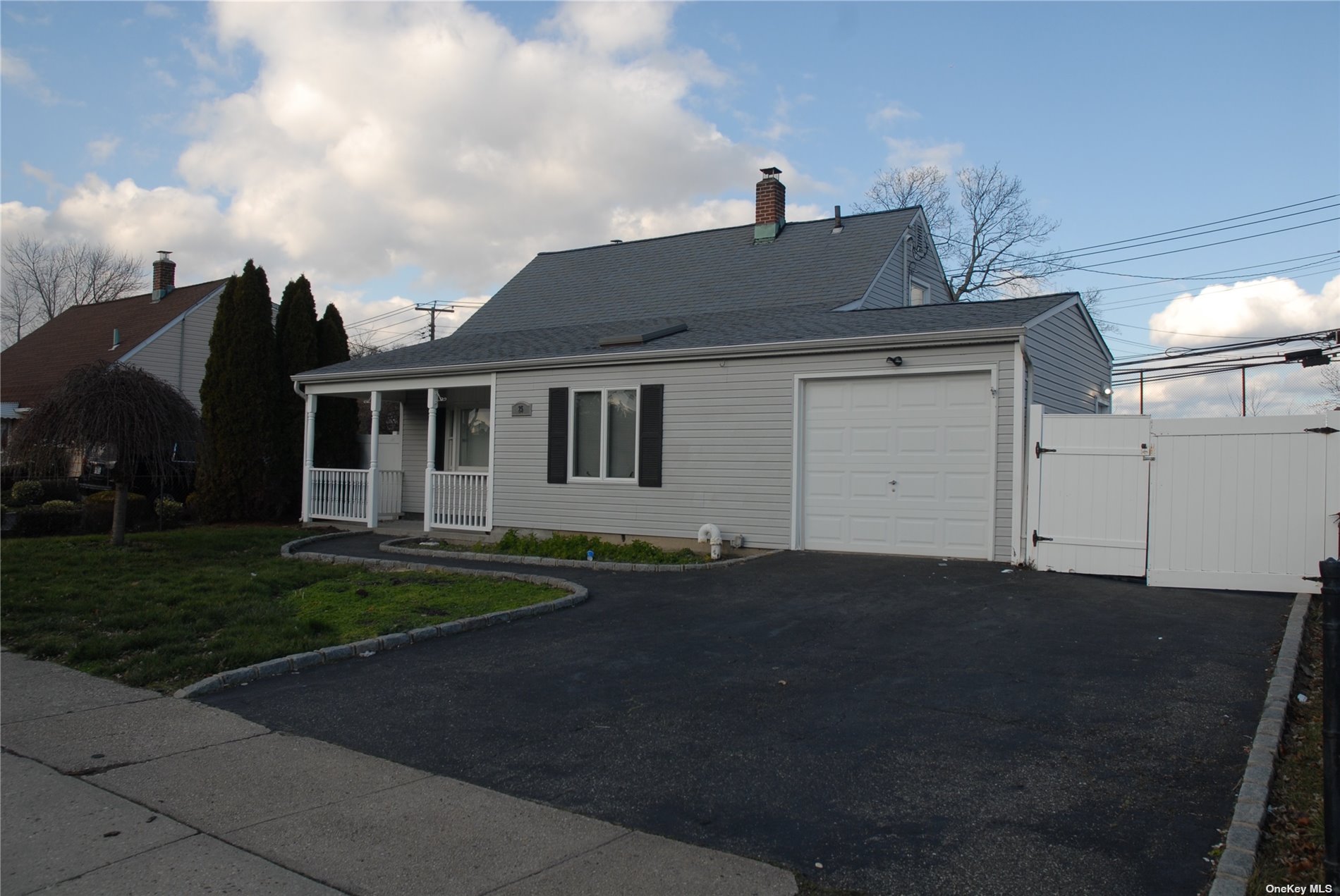 #1 photo, 25 Green Lane, 長島 Levittown , NY 11756