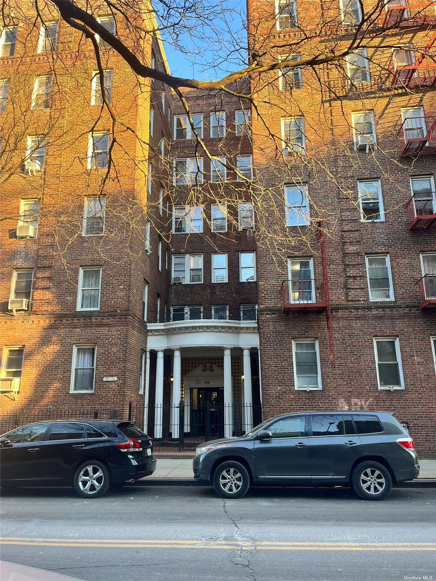 #1 photo, 92-16 Whitney Avenue, 皇后区 艾姆赫斯特 Elmhurst , NY 11373