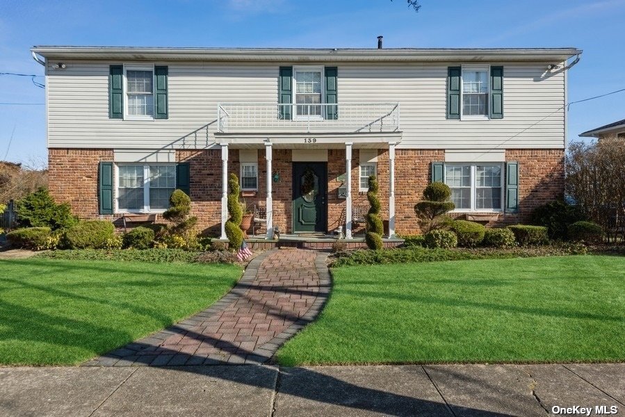 #1 photo, 139 Whitewood Drive, Massapequa Park , NY 11762