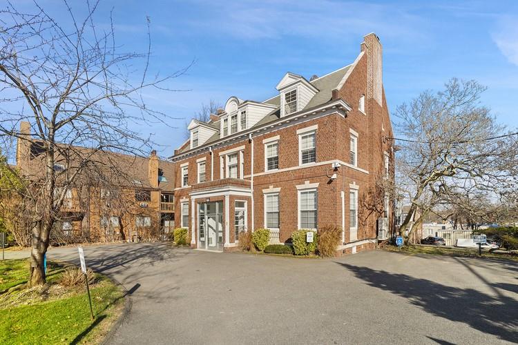 #2 photo, 19 Greenridge Avenue, White Plains , NY 10605